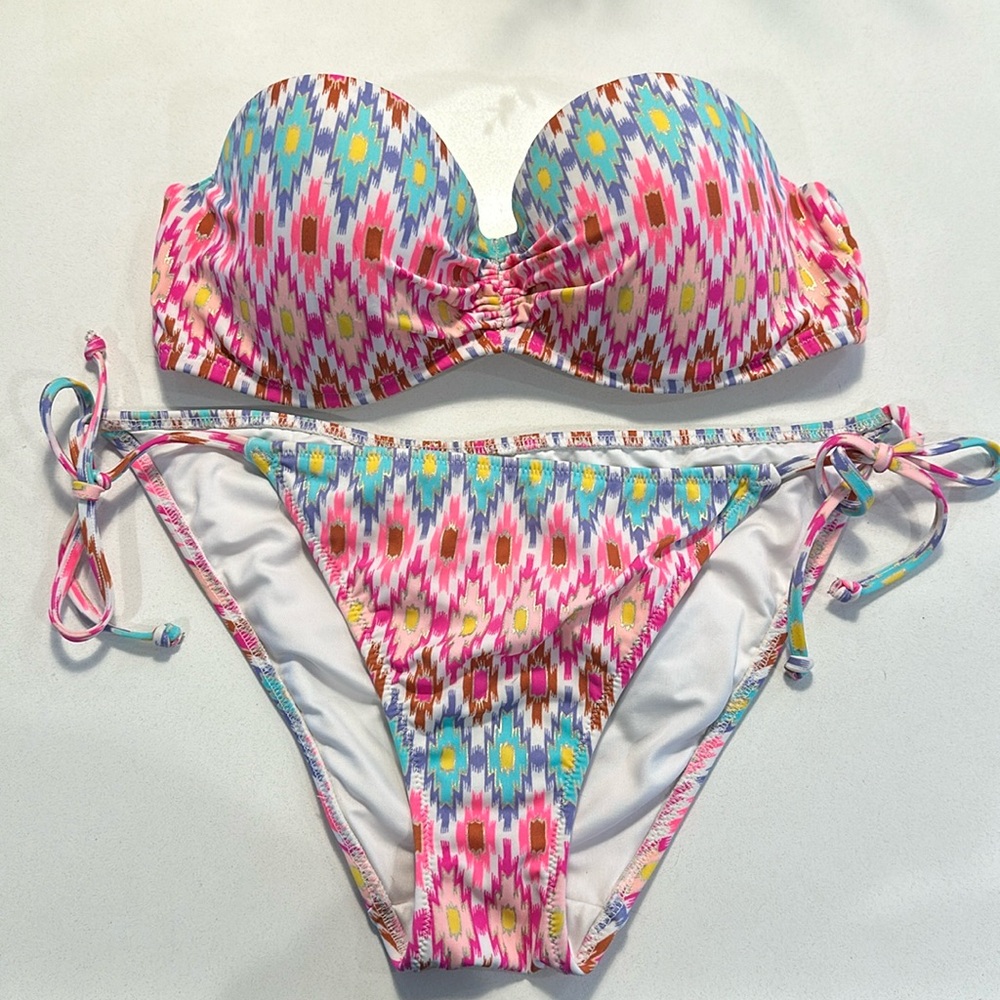 EUC Victoria’s Secret Aztec strapless bikini set. 34C/M